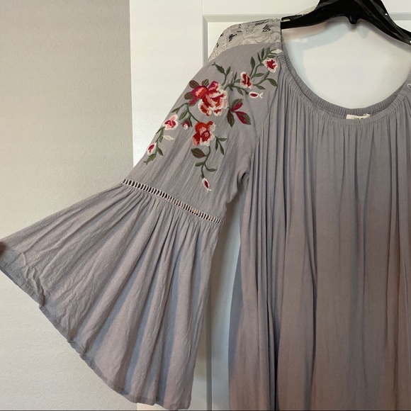 Floral blouse - Picture 2 of 6